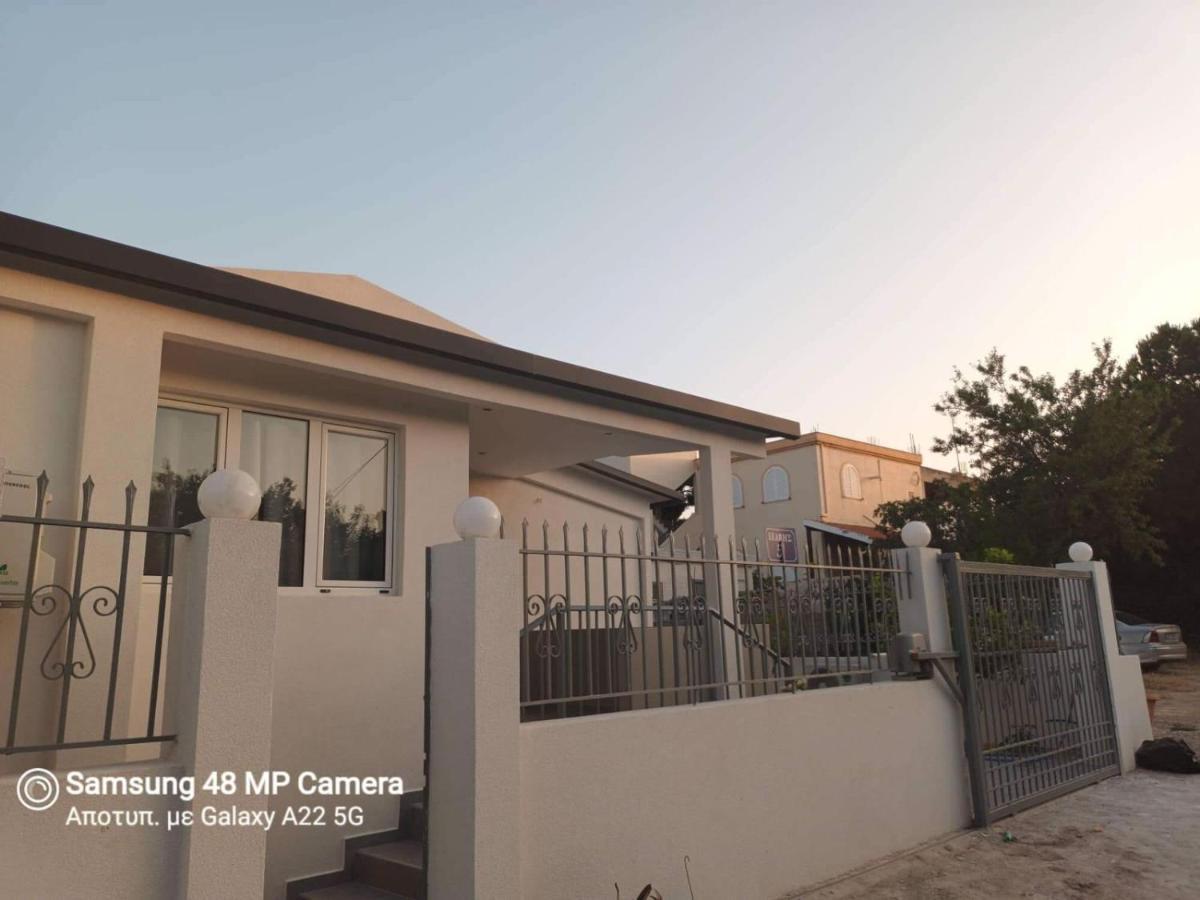 Oresti'S Villa Near Airport & Beach أرتيميدا المظهر الخارجي الصورة