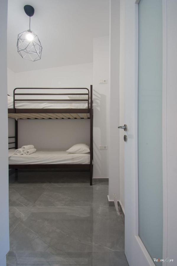 Oresti'S Villa Near Airport & Beach أرتيميدا المظهر الخارجي الصورة